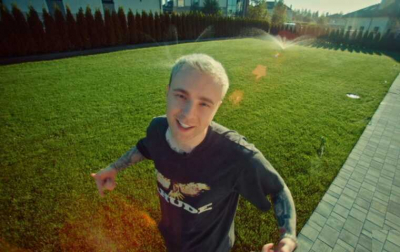 «PU$$Y BOY» из «Россетей»